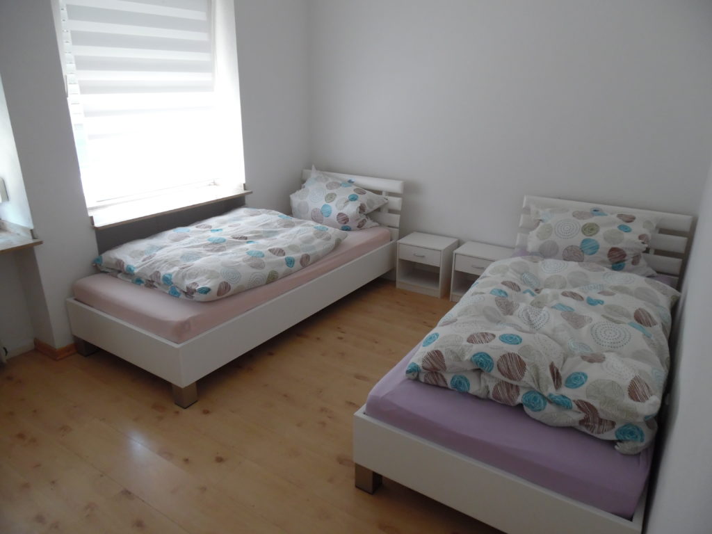 Schlafzimmer 1