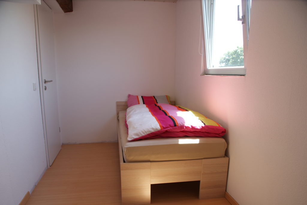 Schlafzimmer 1